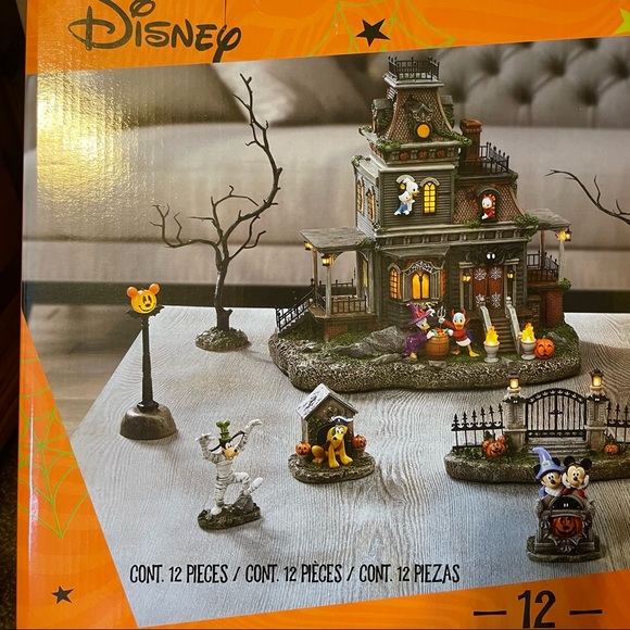 Costco exclusive Disney Halloween 🎃 set - Picture 4 of 14